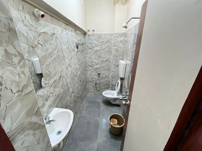 Bathroom 4, Sakthi Residency, Puducherry
