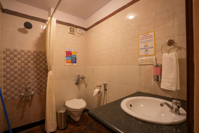 Bathroom 4, goSTOPS Bengaluru Gandhi Nagar Majestic., Bangalore