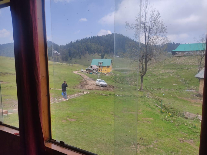 Others 3, Roseland Cottage Gulmarg Srinagar Jammu and Kashmi, Baramulla
