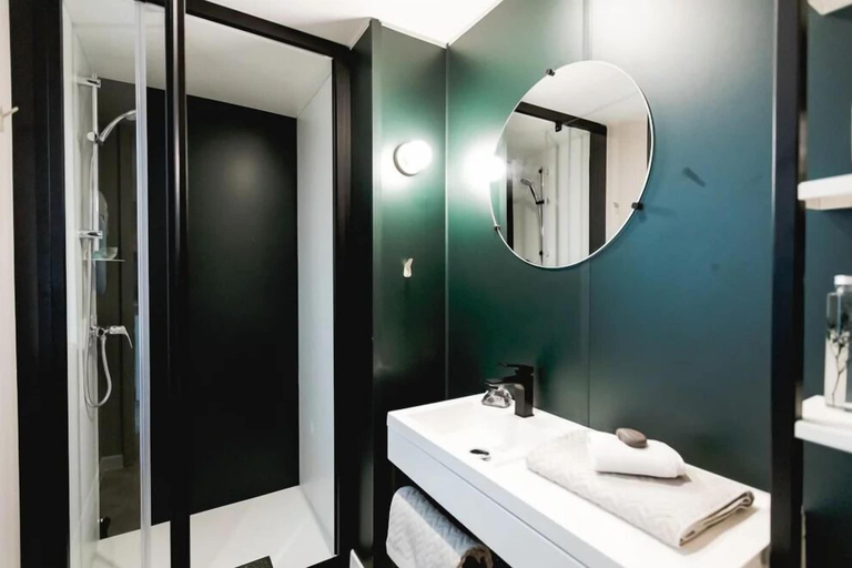 Bathroom 5, Domaine Les Rousselieres, Vendée