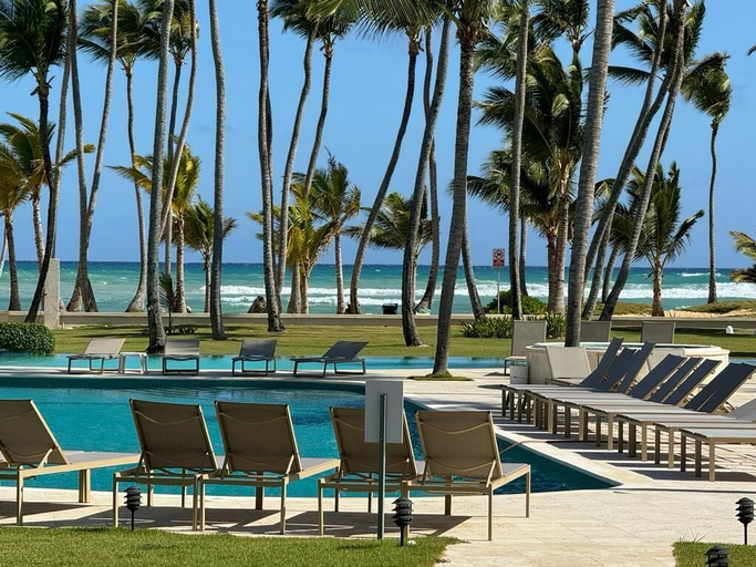 Pool 4, Playa Palmera Ocean View Apartments, Salvaleon de Higuey