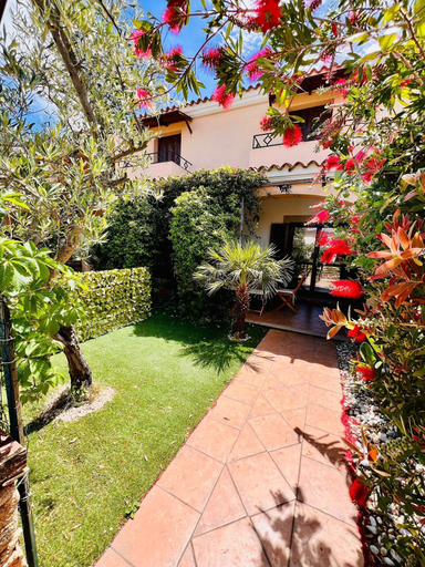 Front of property, Le Querce 5 DX, Nuoro