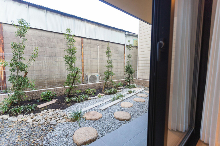 Courtyard view, b&FLAT-Hanazono, Osaka