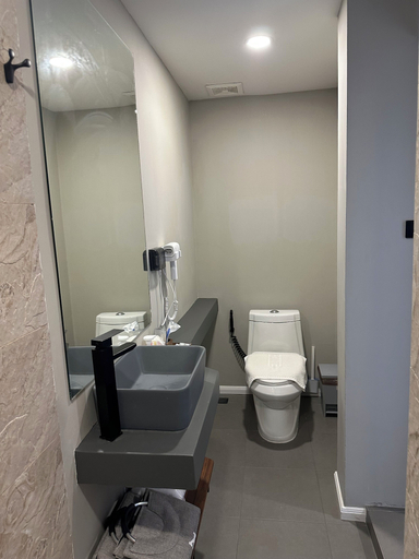 Bathroom 3, ThaiLoft, Din Dang