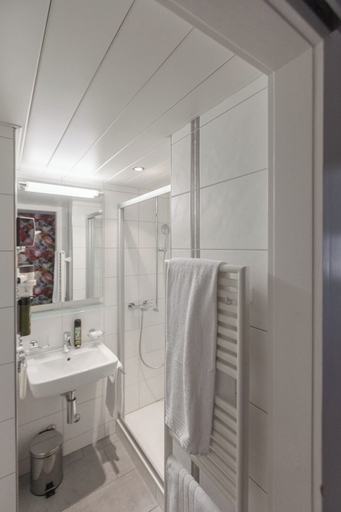 Bathroom 3, Hotel und Restaurant zum goldenen Kopf, Bülach