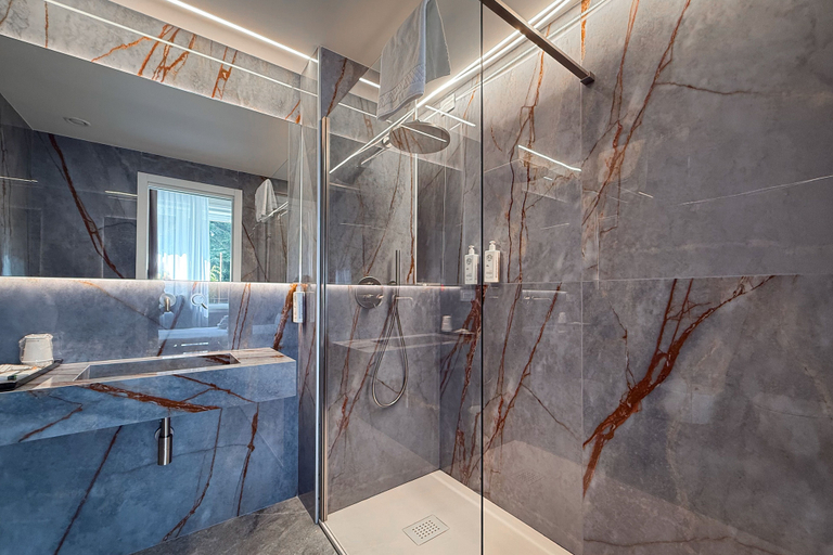 Bathroom 4, Hotel Tiziano, Milano