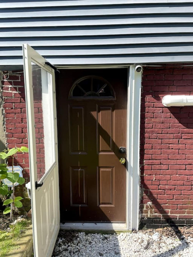 Room 3, Lovely Two Bedroom Condo in South Boston, Boston