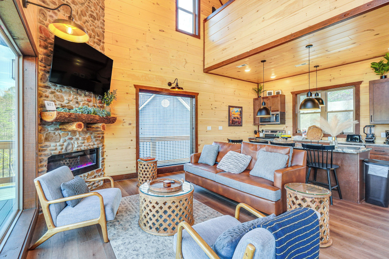 Living room 4, Lakeside Bear Lodge, Jefferson