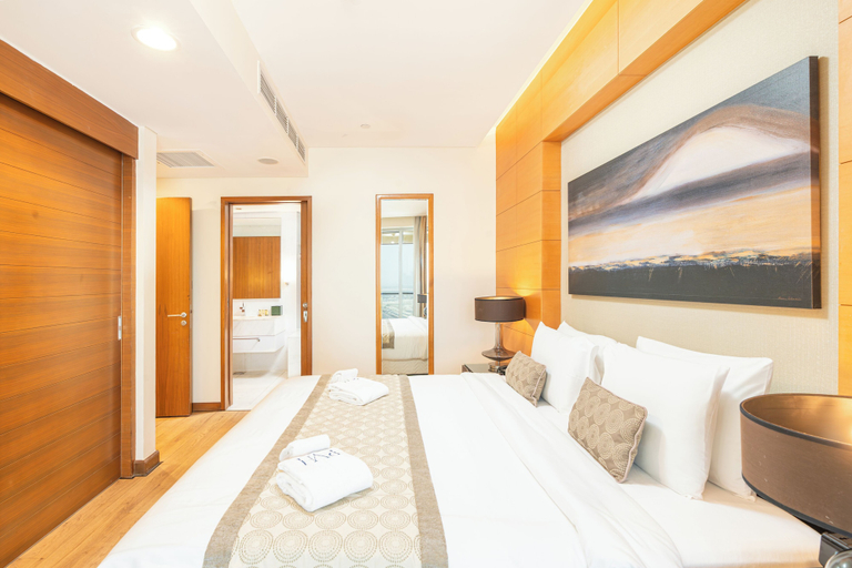 Room 5, PVH - 1BR - Emaar Fashion Avenue, Dubai