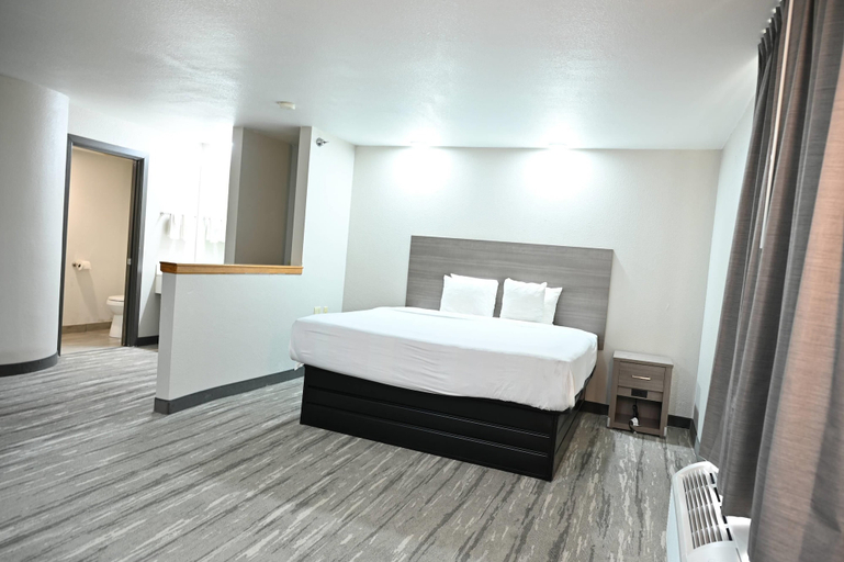 Bedroom 3, Rodeway Inn, Dodge
