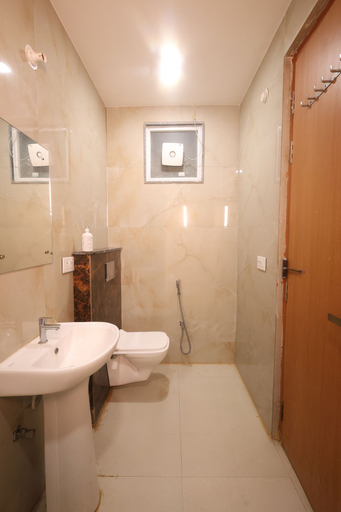 Bathroom 3, Hotel Divine Orchid, Mathura