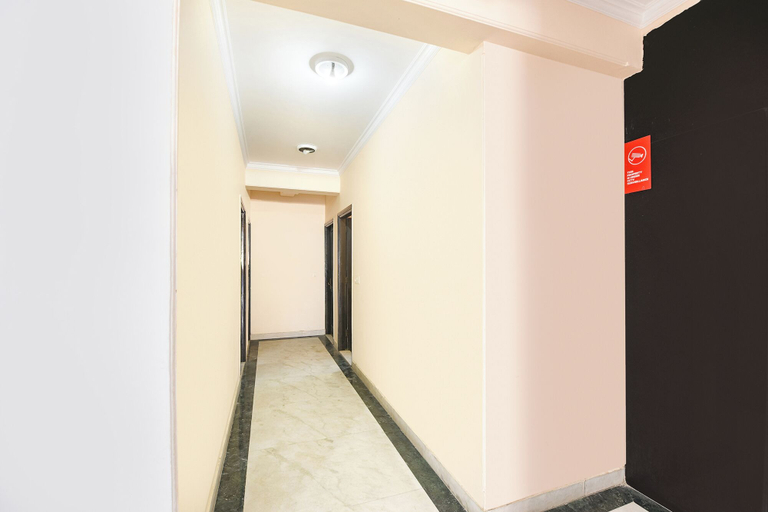 Lobby 4, Fabhotel Grand Highway, Faridabad
