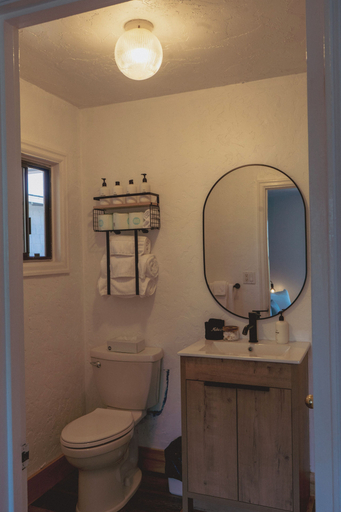 Bathroom 4, The Spinn, Tillamook