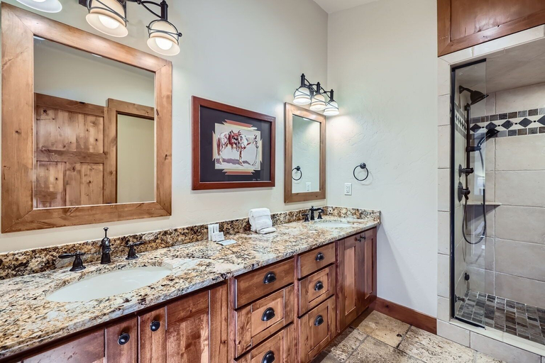 Bathroom 4, Casa De Plata 5 Bedroom Home by RedAwning, Summit