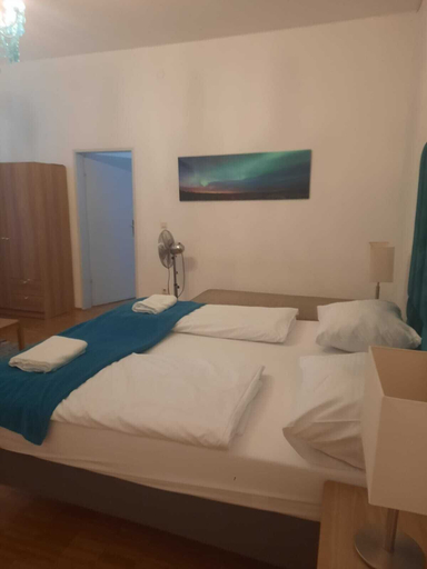 Interior, Value 2BR Apt Central City Location, Wien
