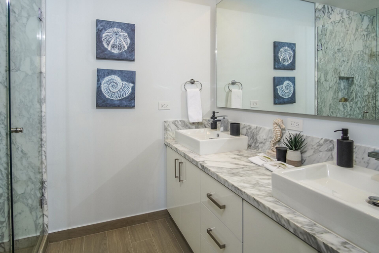 Bathroom 4, Relax in This Modern Ocean Front Condo Encantame E1404, Puerto Peñasco
