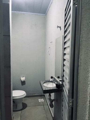Bathroom 3, Hotel Coutinho, Pirapora