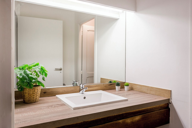 Bathroom 4, Family Suite - Louvre - Clery, Paris