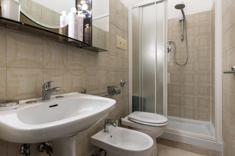 Bathroom 3, Montegrappa Apartment by Wonderful Italy, Bologna