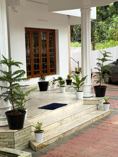 Front of property, BLISS STAYS, Ernakulam
