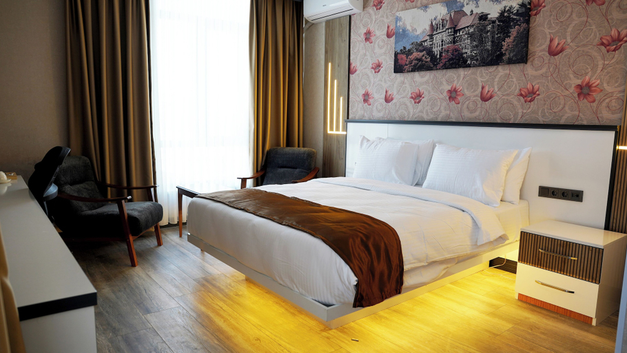 Room 3, Akgül Otel, Merkez