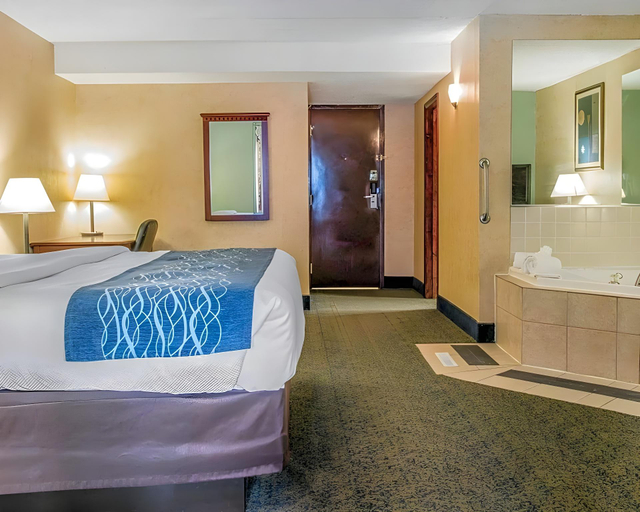 Bedroom 2, Q Lodge, Branch
