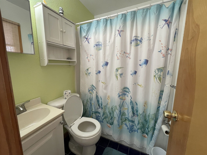 Bathroom, 15 Don't Worry Be Happy Studio Bedroom Condo by RedAwning, Dare
