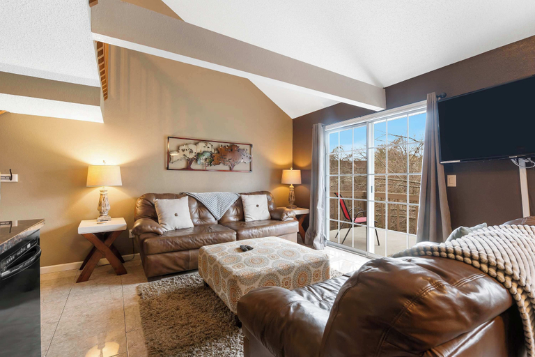 Bedroom 2, Branson Getaway - Condo for 6 in Epic Location!, Taney