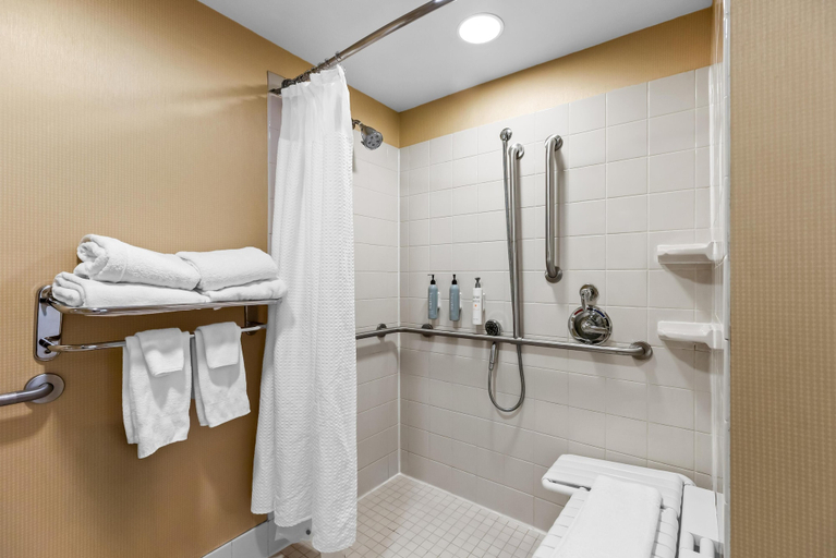 Bathroom 3, Sonesta Essential Junction City, Geary