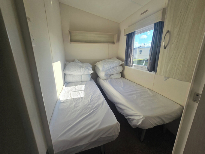 Room 3, Patricia 3 Bed Balcony in Rhyl, Denbighshire