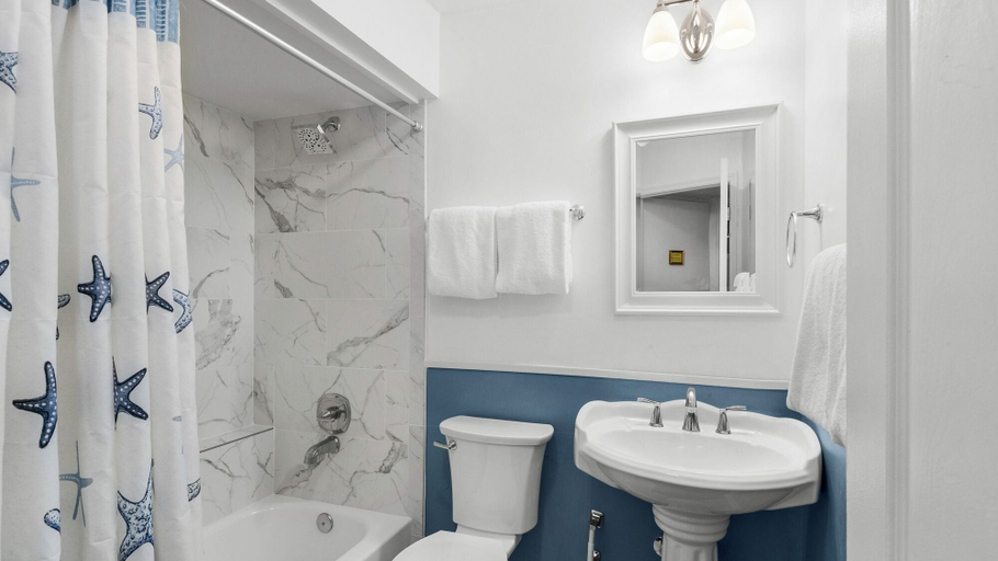 Bathroom 2, Mistral, Walton