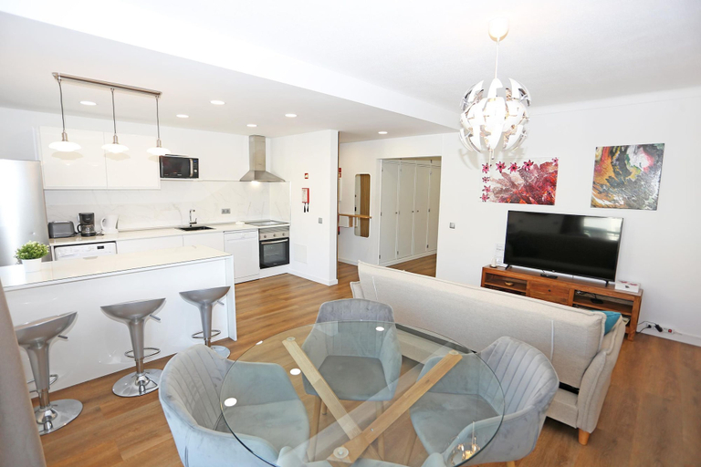 Room 4, B61 - Carnation Sun Apartment in Lagos, Lagos