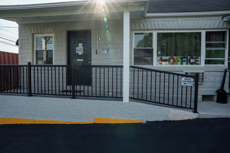 Front of property 3, Rainbow Motel, Berks