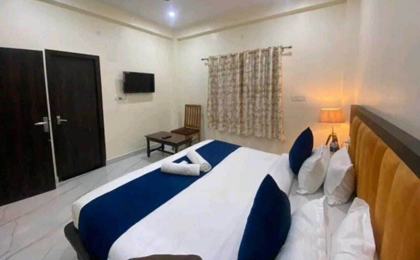 Room 2, Staylo Abhinandan Palace, Faizabad