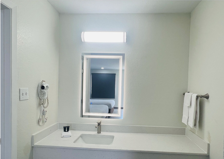 Bathroom 5, Baymont by Wyndham San Antonio Northeast, Bexar