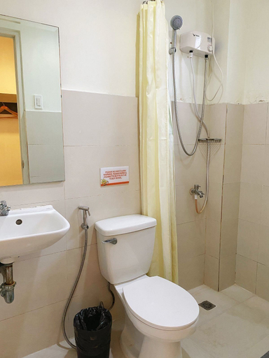 Bathroom 4, Travelbee Mactan Airport, Lapu-Lapu City