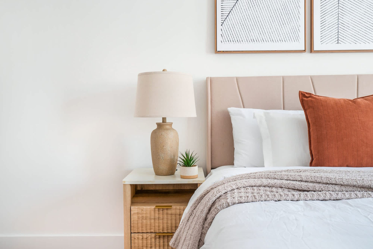 Room 4, 444-4e Contemporary 2BR in Hell s Kitchen, New York
