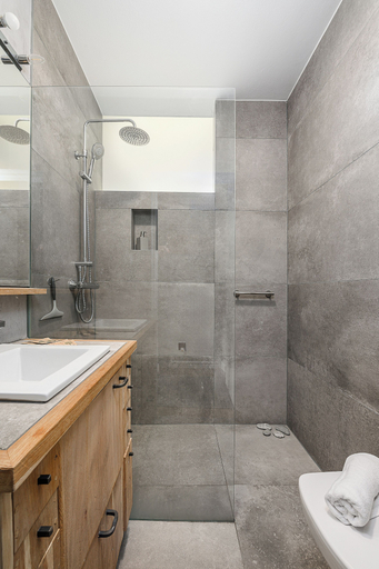 Bathroom, P&O Apartments Chmielna 14, Warsaw
