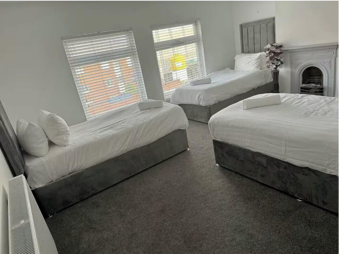 Room 4, 100 Aigburth, Sefton