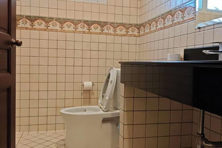 Bathroom 3, Ben's house, Muang Chon Buri
