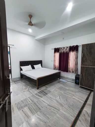 Room 2, Shree Shyam Paying Guest House, Varanasi