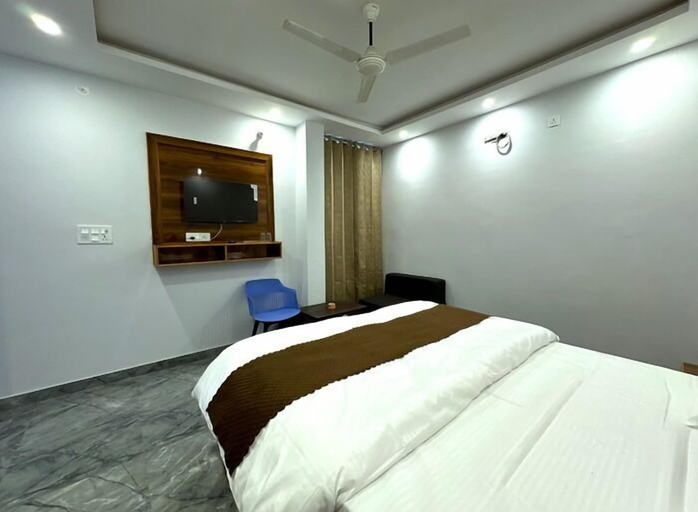 Room 2, Hotel Divya Ganga Shivpuri Rishikesh, Garhwal