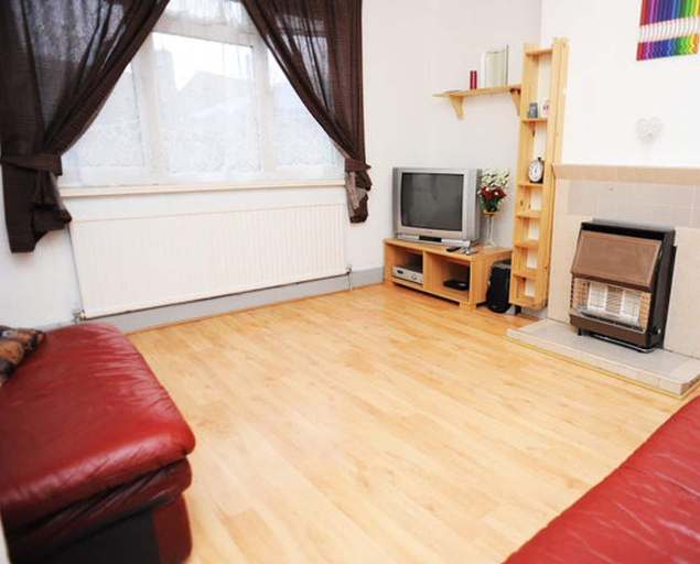 Others 5, House - Sleeps 5, Private Garden & Free Parking, London