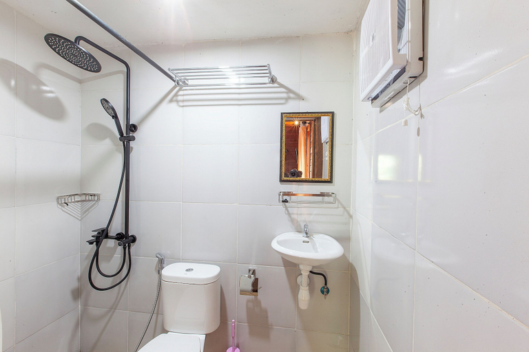 Bathroom 4, Pondok Hari Baik, Tabanan