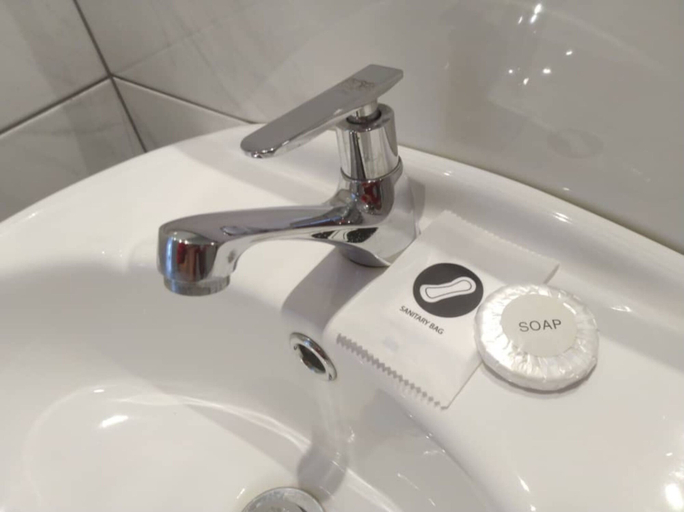 Bathroom 4, ZONE Hotels, Telok Panglima Garang, Kuala Langat