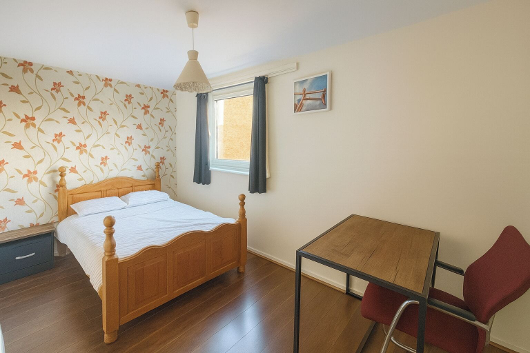 Room 5, 3br-sleeps5-balcony-centrallondon-ws95, London