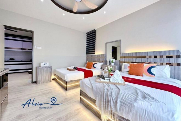 Room 2, Atlantis Melaka I 5-11Pax I 5Min JonkerSt BY Alviv Management, Malacca City