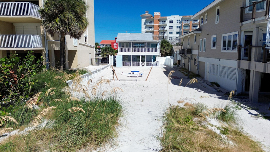Property grounds 3, John's Pass-time Beach Cottage #2, Pinellas