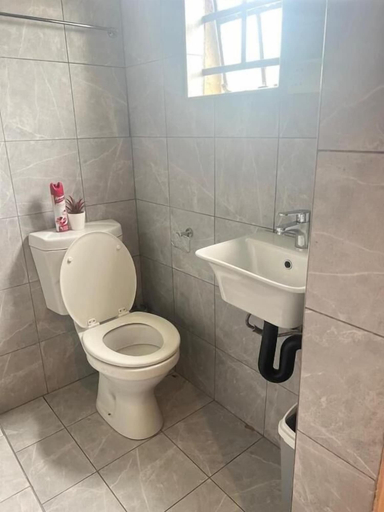Bathroom 2, Gem Villa Inn, Chobe