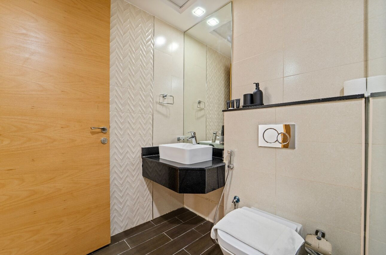 Bathroom 2, Golden Wood Views, Dubai